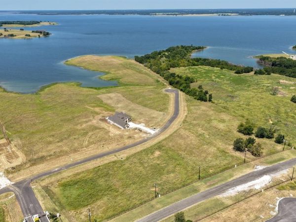 571 Lakeshore Terrace , Windom, TX 75492