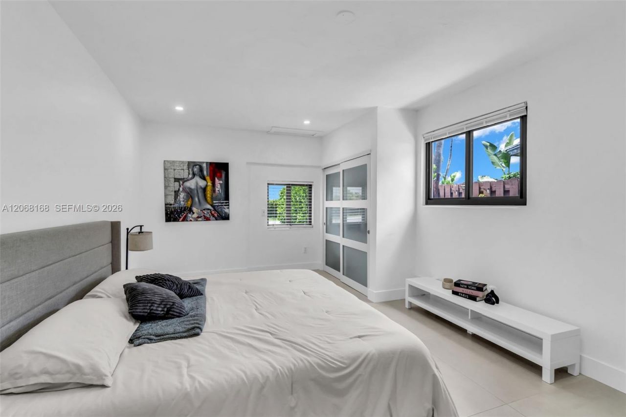 1524 NE 14th Ter , Fort Lauderdale, FL 33304 Photo