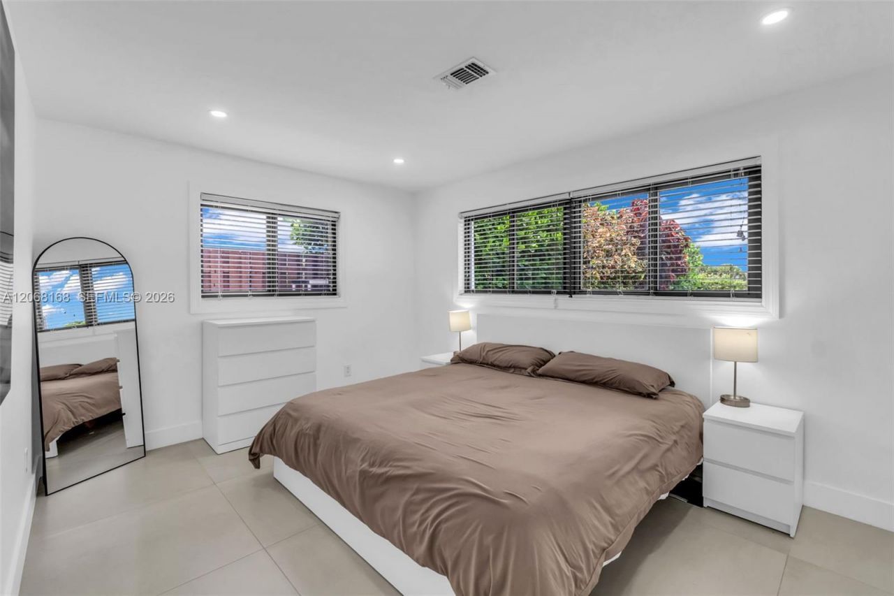 1524 NE 14th Ter , Fort Lauderdale, FL 33304 Photo
