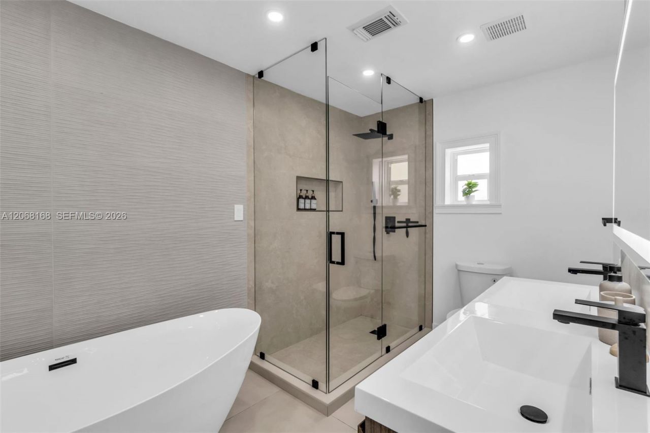 1524 NE 14th Ter , Fort Lauderdale, FL 33304 Photo