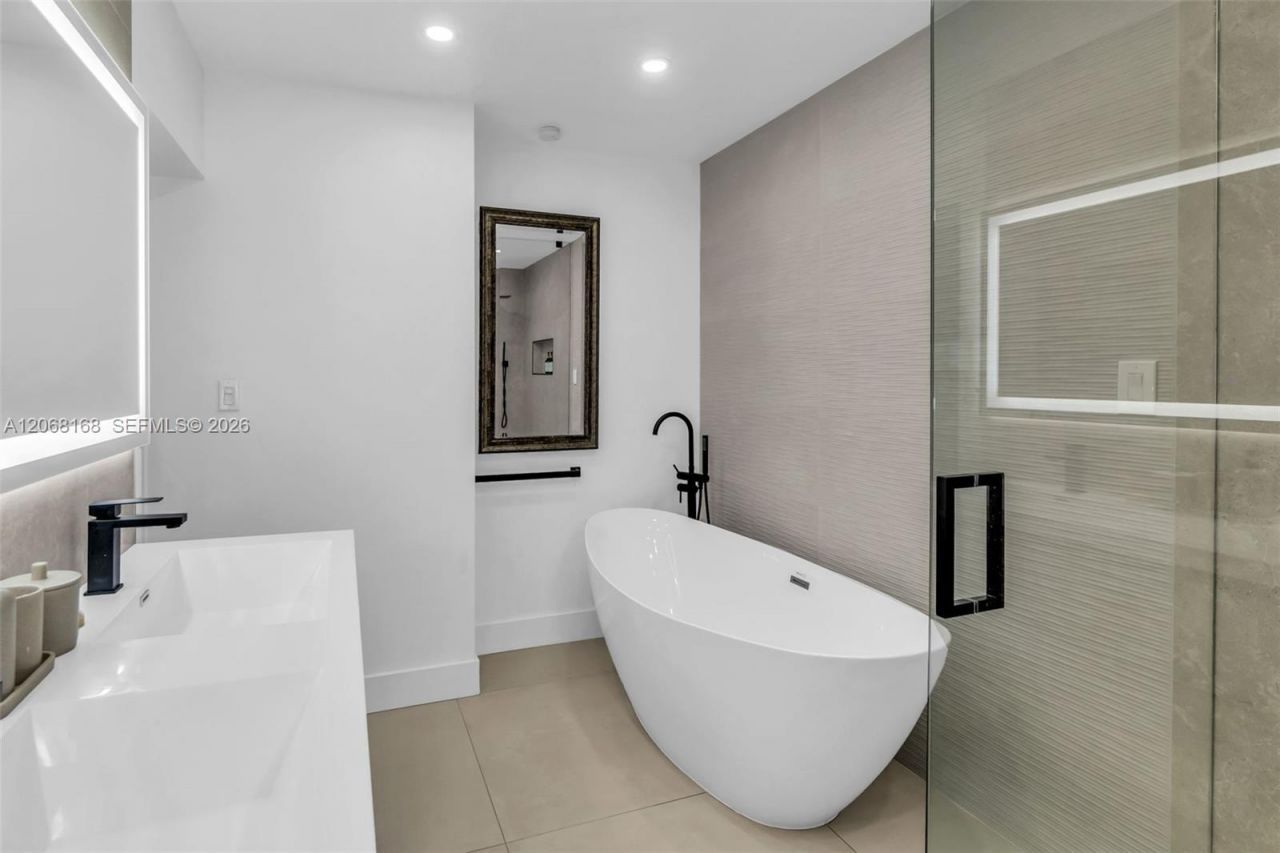 1524 NE 14th Ter , Fort Lauderdale, FL 33304 Photo