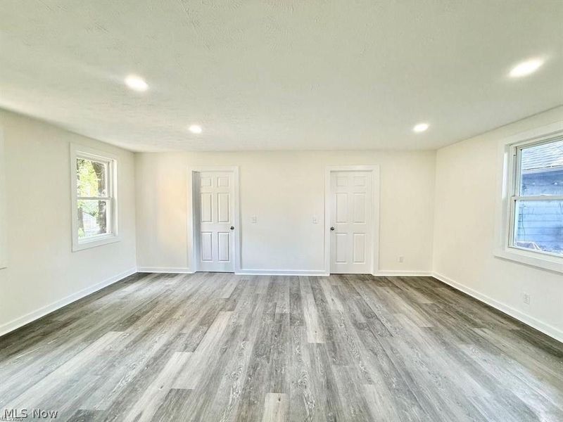 842 Starkweather Avenue, Cleveland, OH 44113 Photo 7