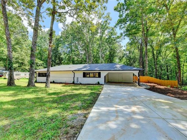420 Argus Drive , Fairburn, GA 30213