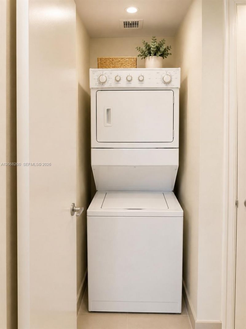 1800 S Ocean Dr, Unit 1405, Hallandale Beach, FL 33009 Photo