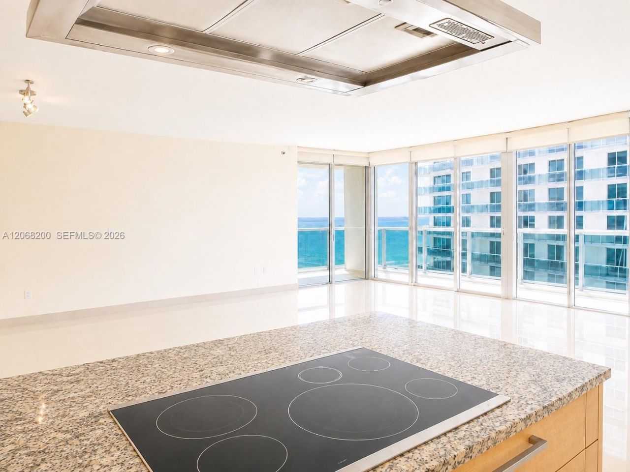 1800 S Ocean Dr, Unit 1405, Hallandale Beach, FL 33009 Photo