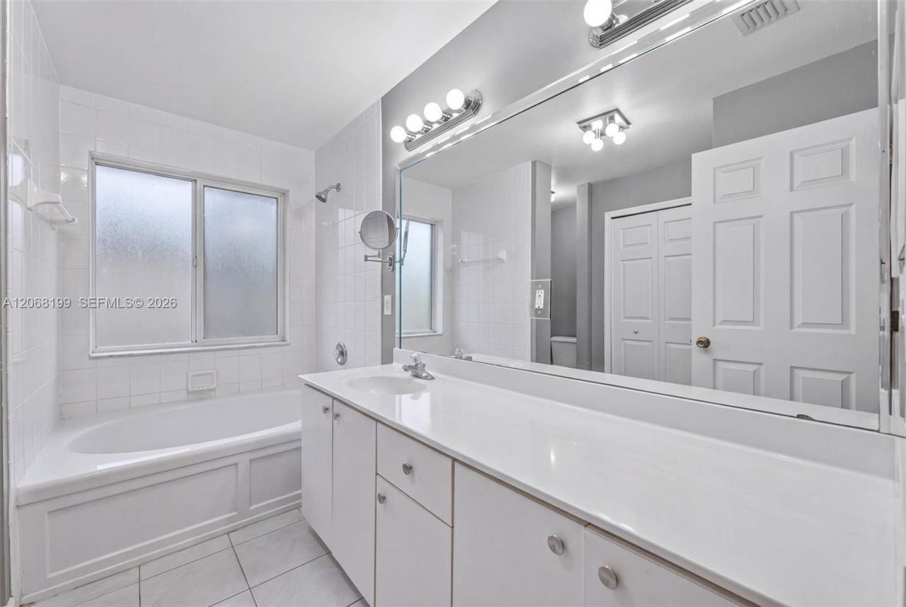 13976 S Cypress Cove Cir, Davie, FL 33325 Photo