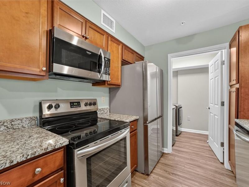 23002 Chandlers Lane, Unit 105, Olmsted Falls, OH 44138 Photo 11