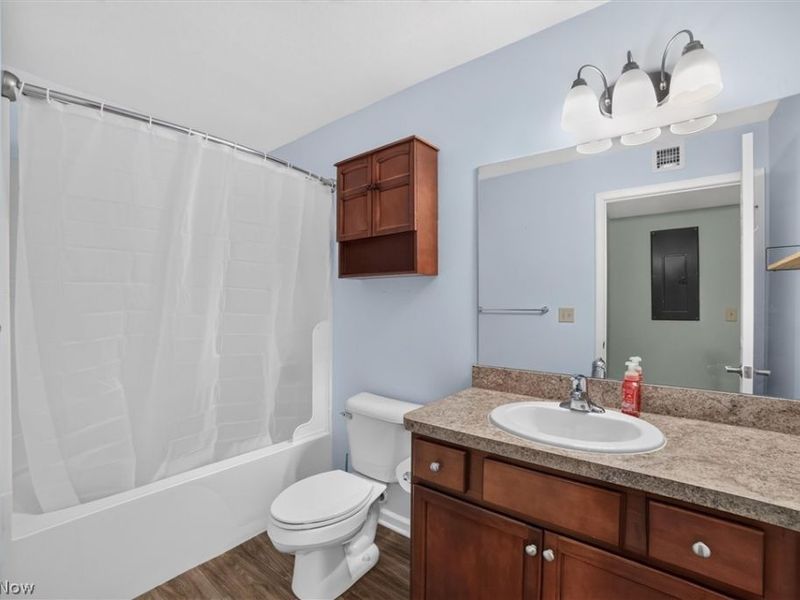 23002 Chandlers Lane, Unit 105, Olmsted Falls, OH 44138 Photo 14