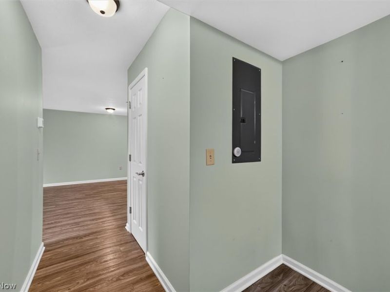 23002 Chandlers Lane, Unit 105, Olmsted Falls, OH 44138 Photo 23