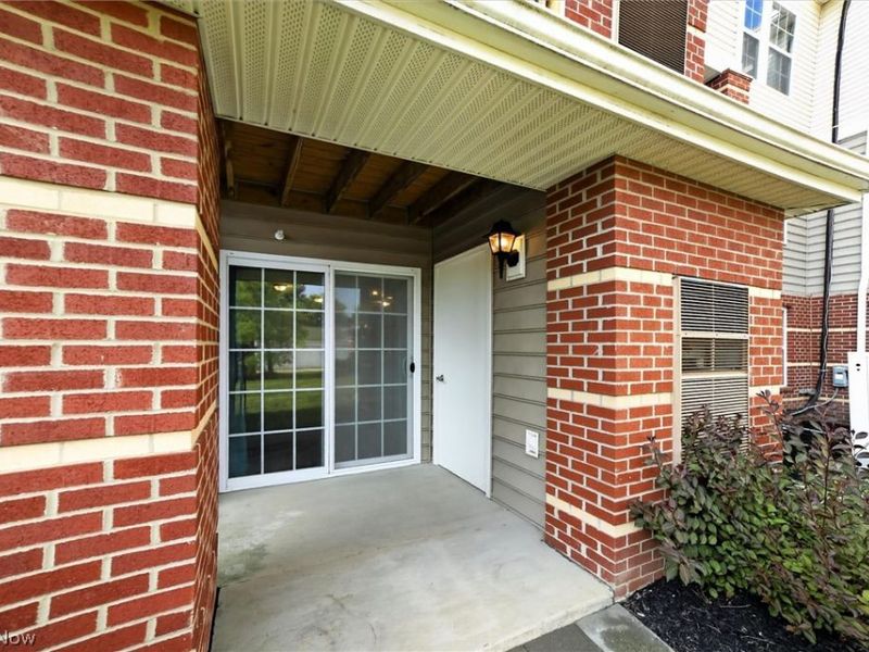 23002 Chandlers Lane, Unit 105, Olmsted Falls, OH 44138 Photo 4