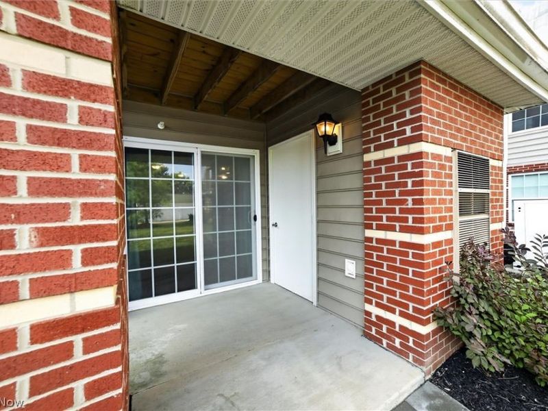 23002 Chandlers Lane, Unit 105, Olmsted Falls, OH 44138 Photo 5