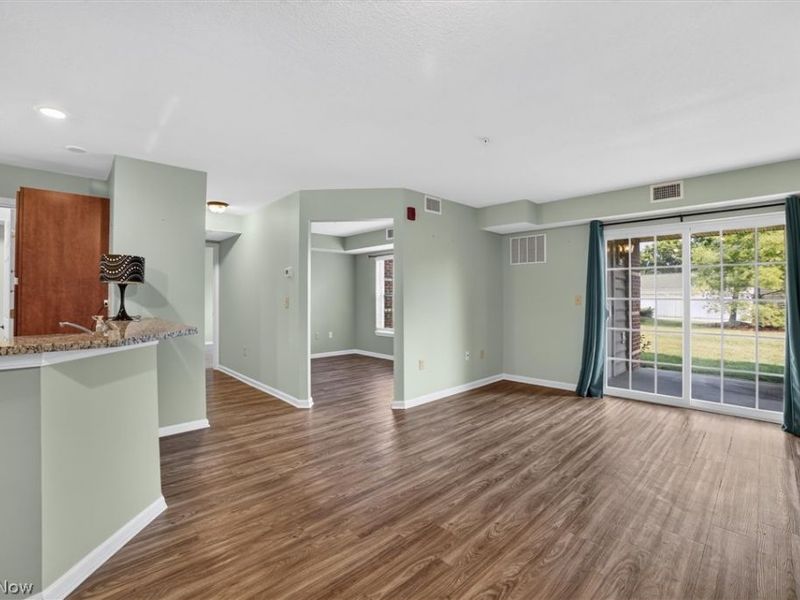 23002 Chandlers Lane, Unit 105, Olmsted Falls, OH 44138 Photo 8