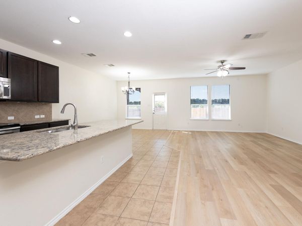 305 Talon Grasp TRL, Leander, TX 78641