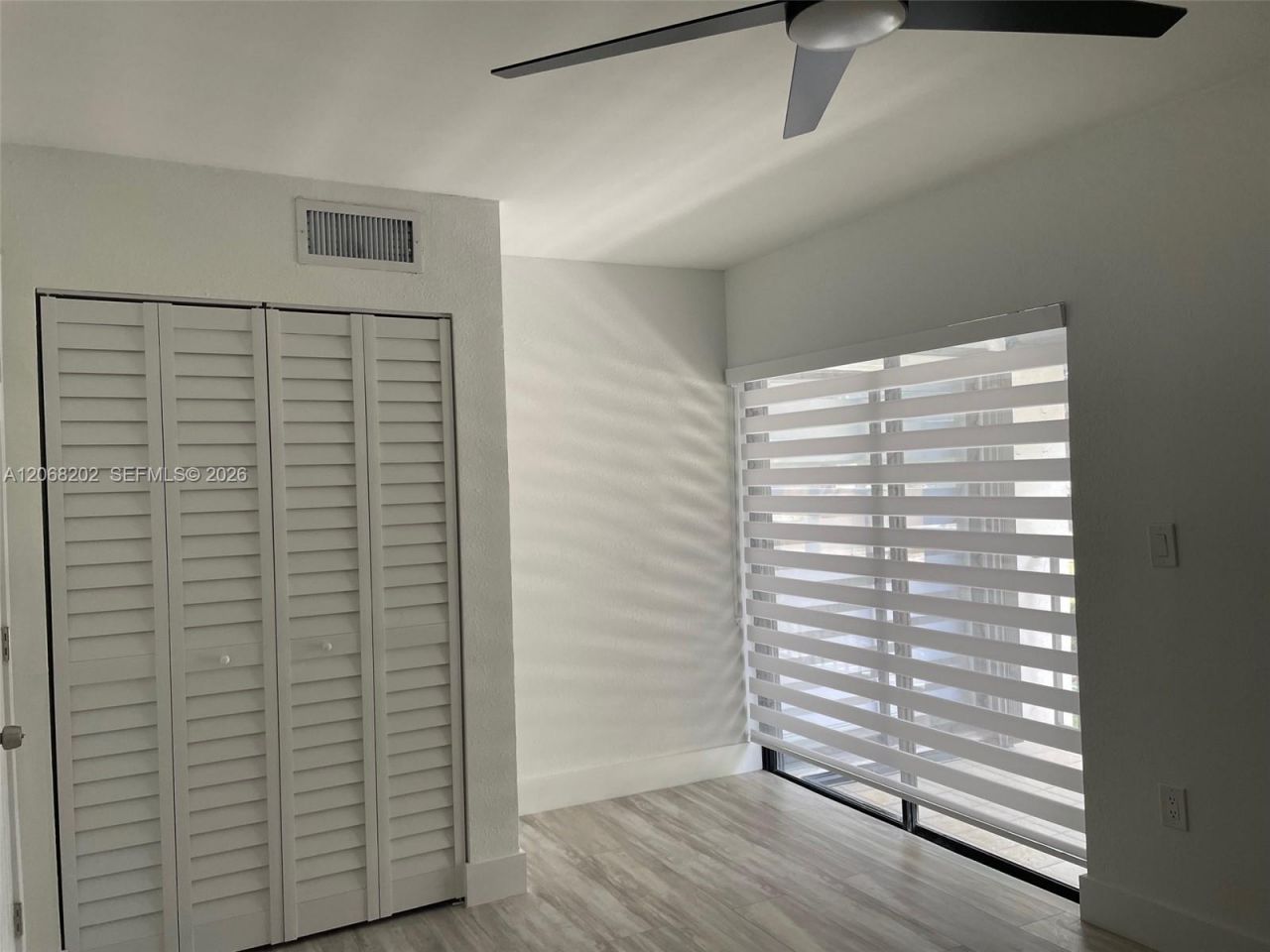 460 W Park Dr , Unit 207, Miami, FL 33172 Photo
