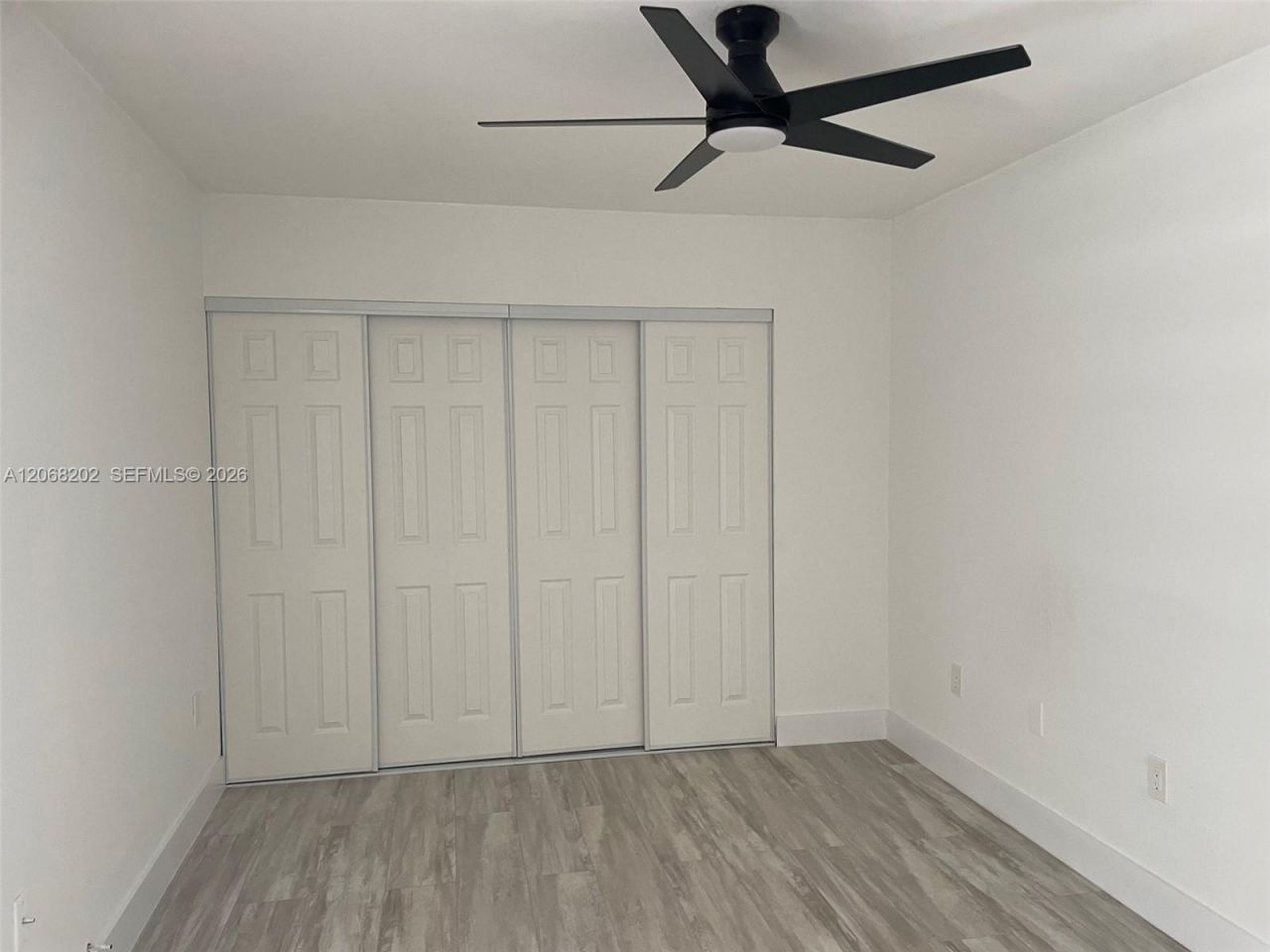 460 W Park Dr , Unit 207, Miami, FL 33172 Photo
