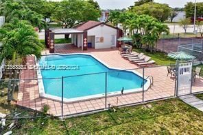 460 W Park Dr , Unit 207, Miami, FL 33172 Photo