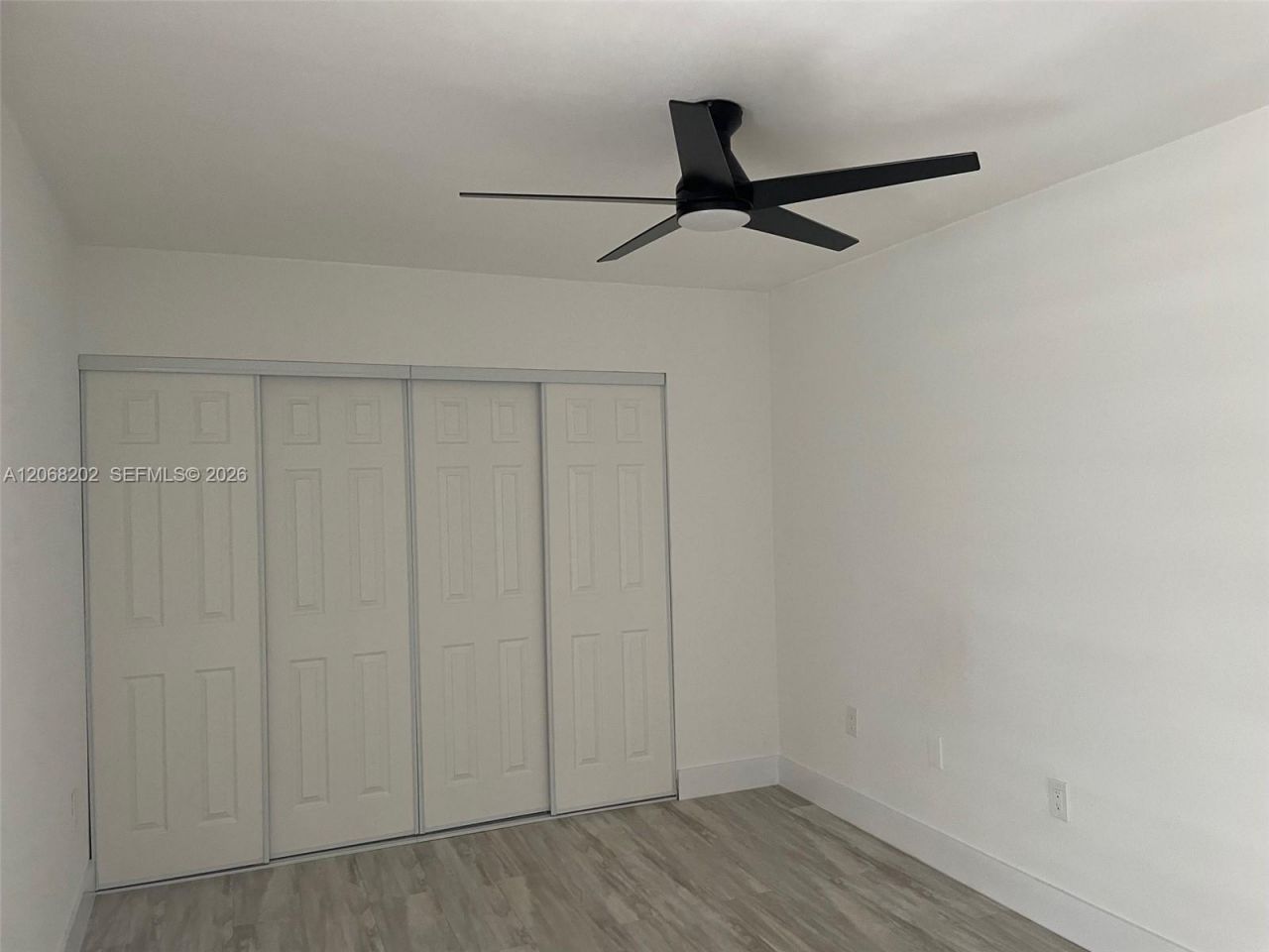 460 W Park Dr , Unit 207, Miami, FL 33172 Photo