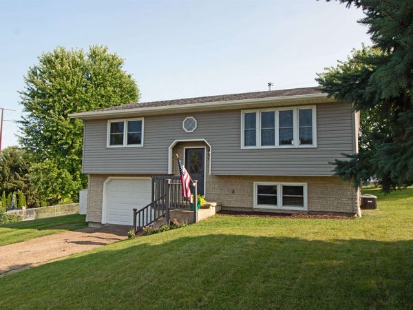 106 Ruste Road, Barneveld, WI 53507