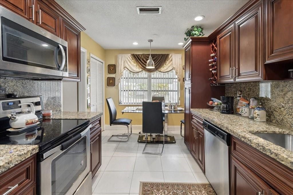4290 NW 49th Terrace Nw, Lauderdale Lakes, FL 33319 Photo