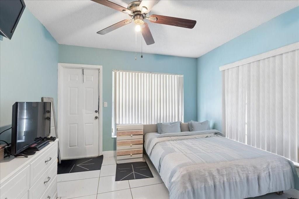 4290 NW 49th Terrace Nw, Lauderdale Lakes, FL 33319 Photo