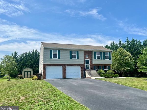 15265 COBBLE DRIVE, GREENCASTLE, PA 17225