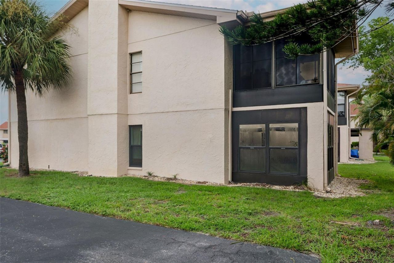 9920 Eagles Point Circle, Unit 2, Port Richey, FL 34668 Photo