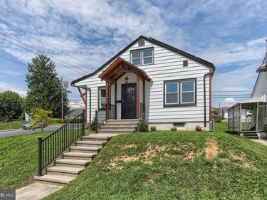 1 E CHESTNUT STREET, CLEONA, PA 17042