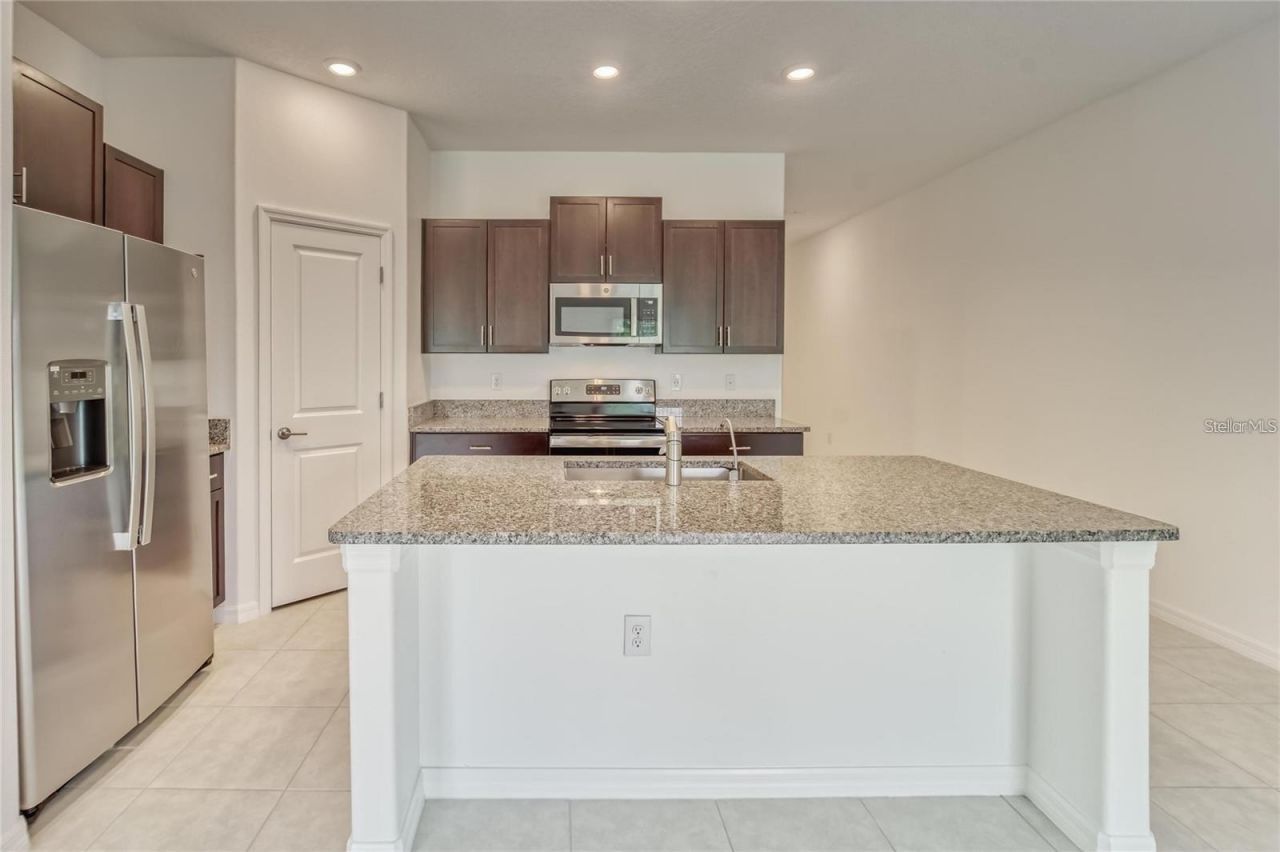 5514 Blue Azure Drive , Wimauma, FL 33598 Photo
