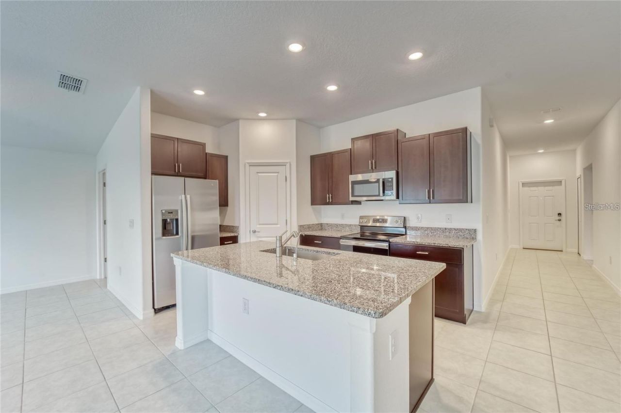 5514 Blue Azure Drive , Wimauma, FL 33598 Photo