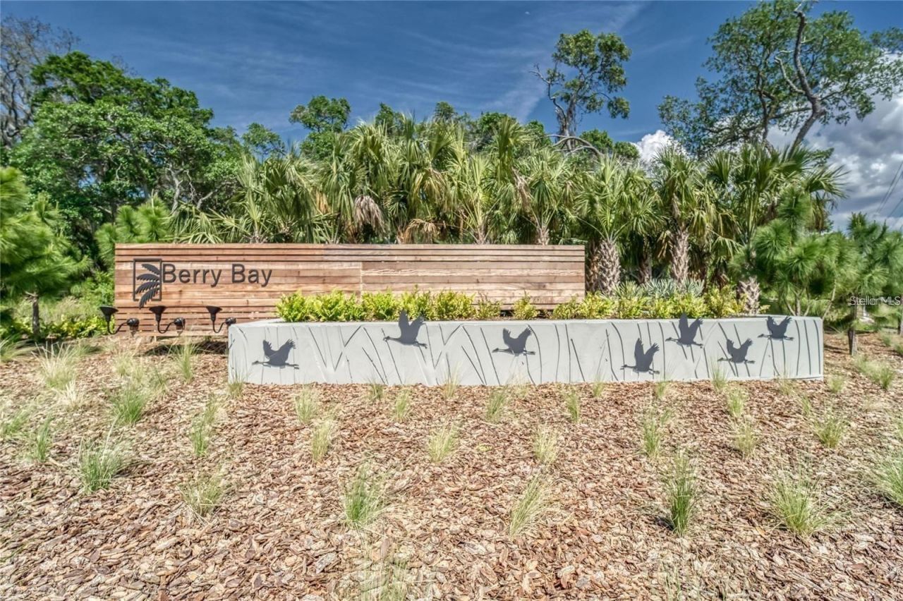 5514 Blue Azure Drive , Wimauma, FL 33598 Photo