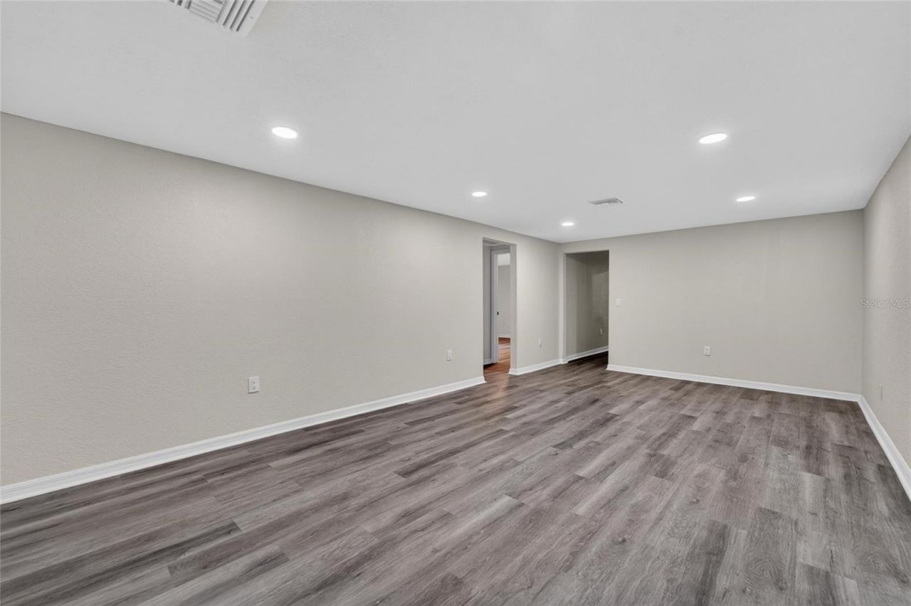 8809 Dyer Road, Riverview, FL 33578 Photo