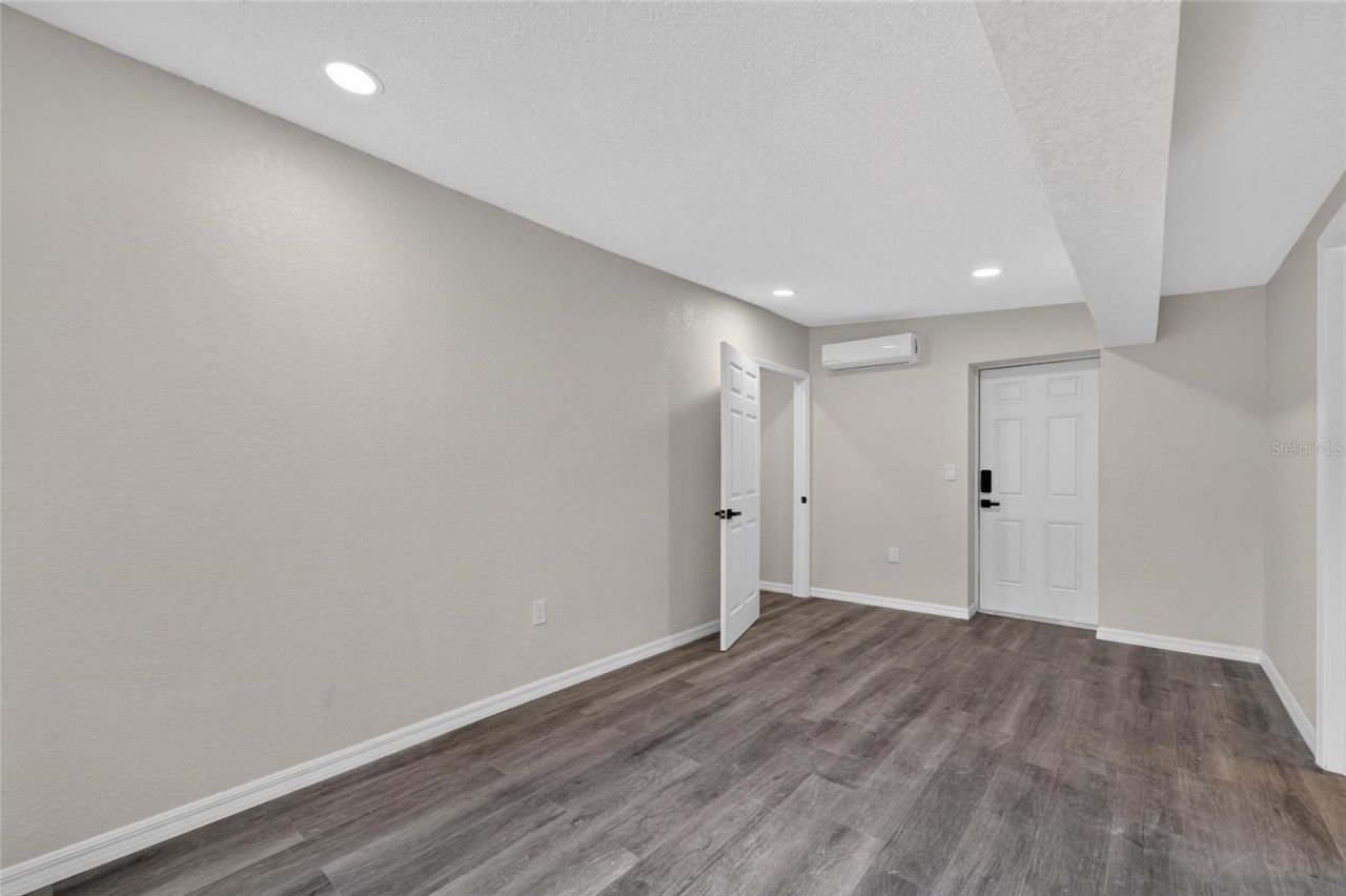 8809 Dyer Road, Riverview, FL 33578 Photo