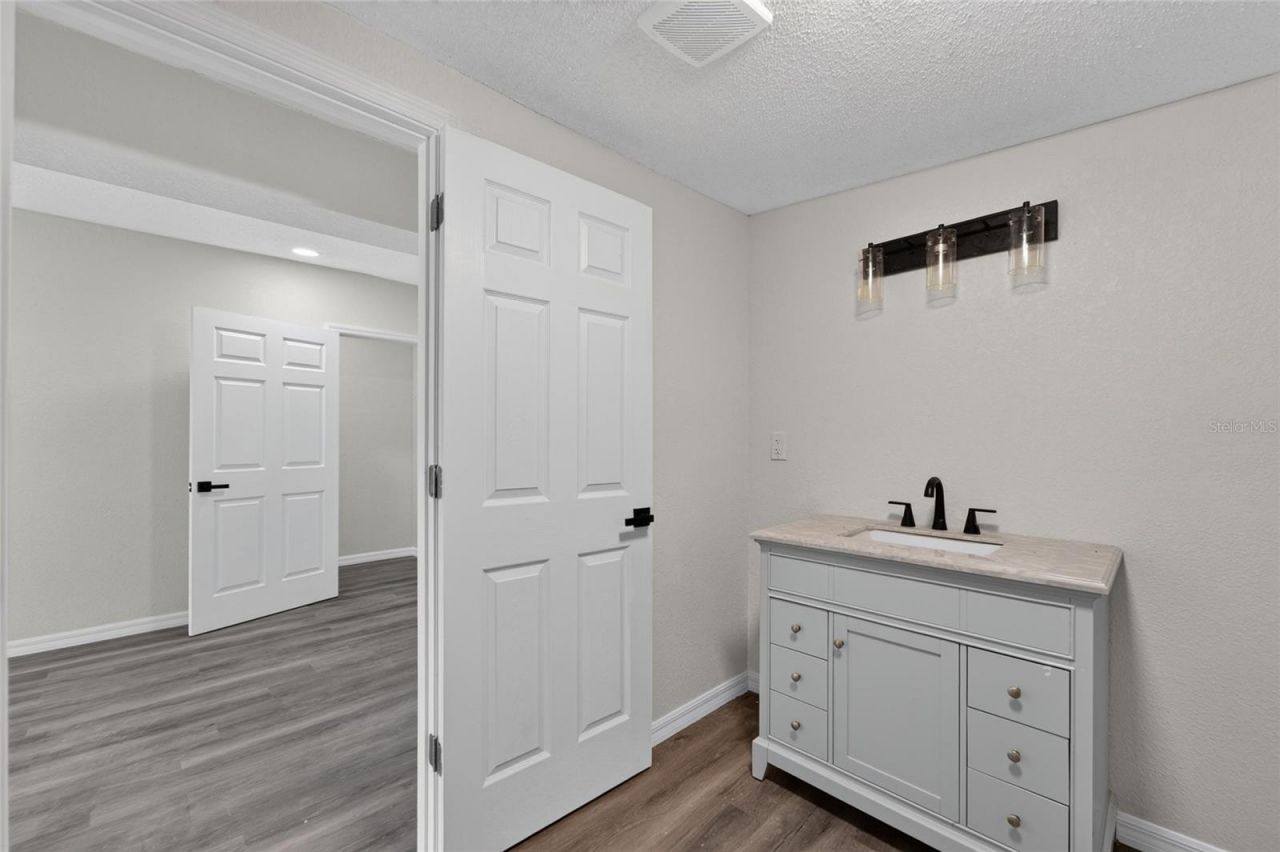 8809 Dyer Road, Riverview, FL 33578 Photo