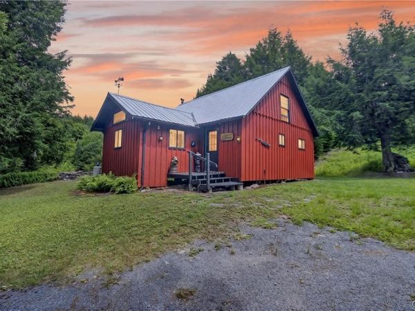 1 Buckingham RD, Cold Brook, NY 13324