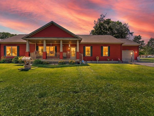 6 S Fish Lake Street , Valparaiso, IN 46385