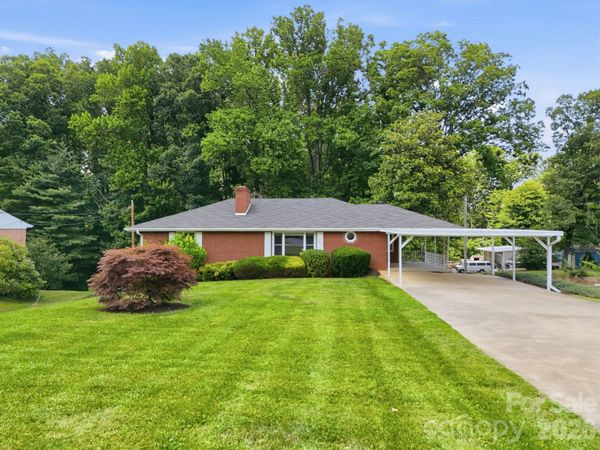 845 Sand Hill Road, Asheville, NC 28806