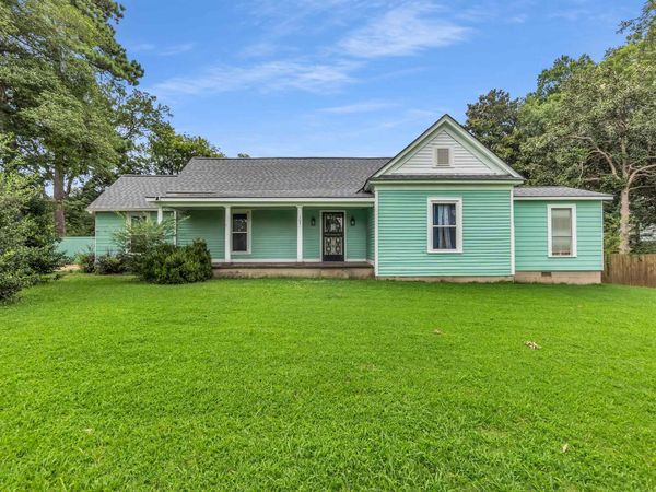 1086 N SANGA RD, Memphis, TN 38018
