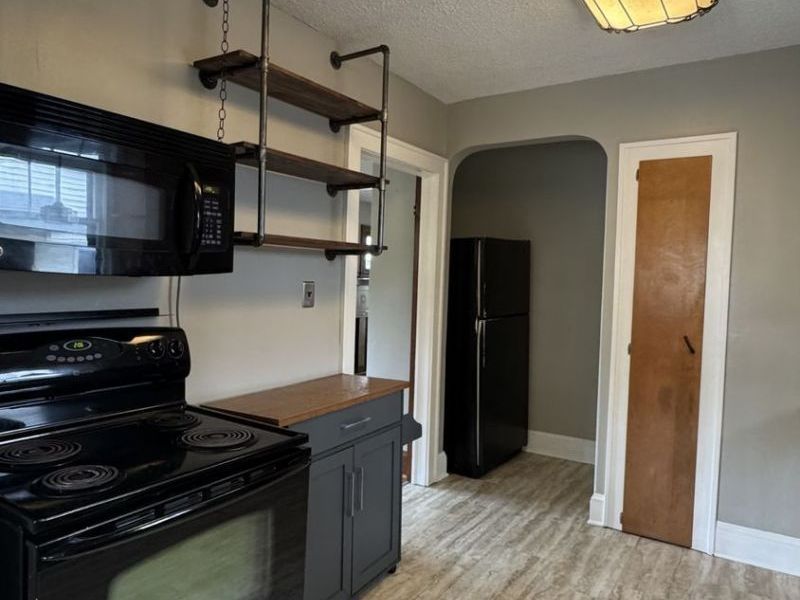 515 N Firestone Boulevard, Akron, OH 44301 Photo 10
