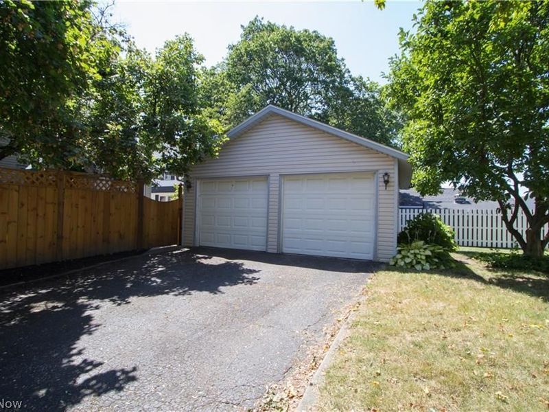 515 N Firestone Boulevard, Akron, OH 44301 Photo 2