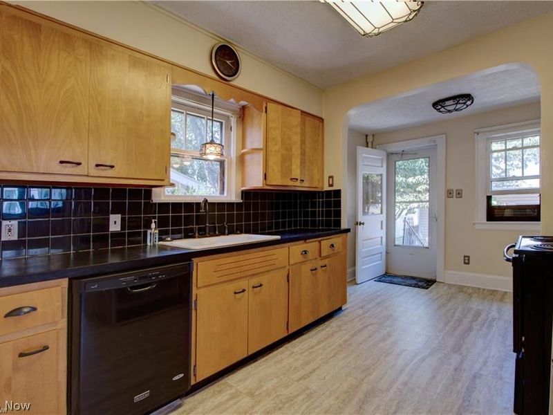515 N Firestone Boulevard, Akron, OH 44301 Photo 3
