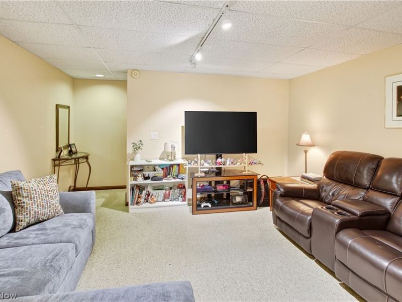 634 Wellesley Circle , Avon Lake, OH 44012 Photo 27