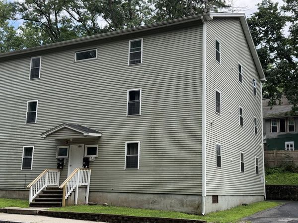 174 Locust St, Springfield, MA 01108