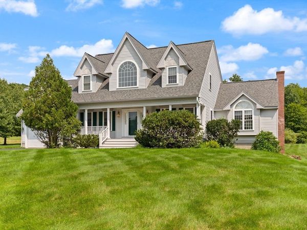 29 Hadley Road, Pepperell, MA 01463