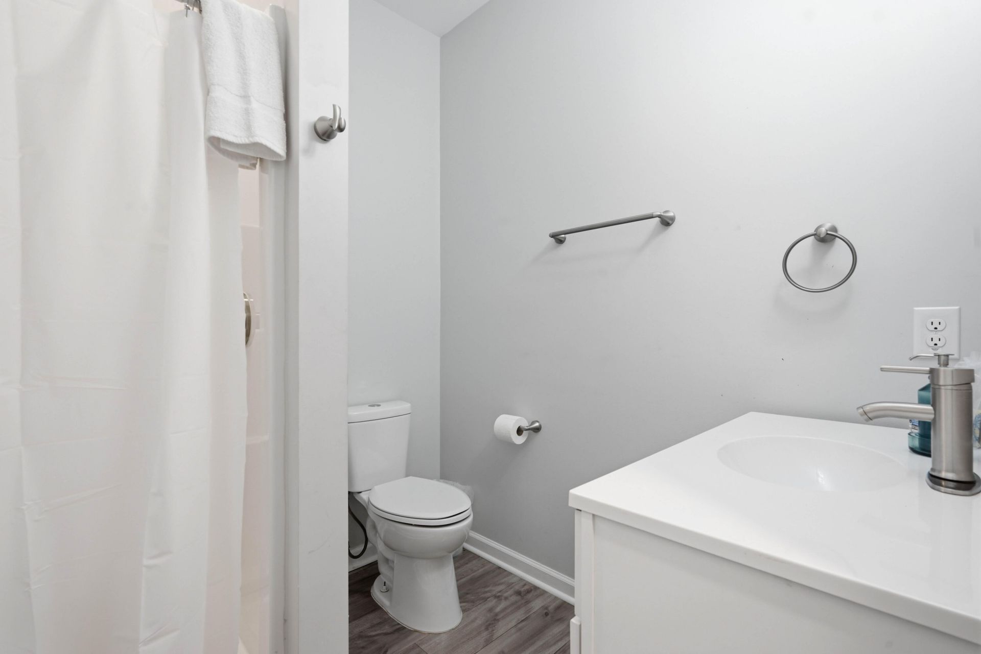 5748 Pilgrim Avenue Photo 18