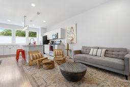 5748 Pilgrim Avenue photo 4