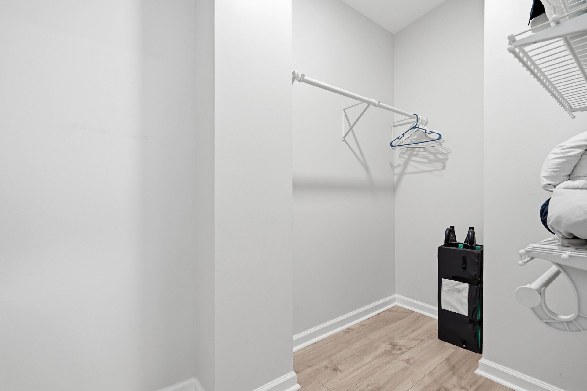 5748 Pilgrim Avenue Photo 23