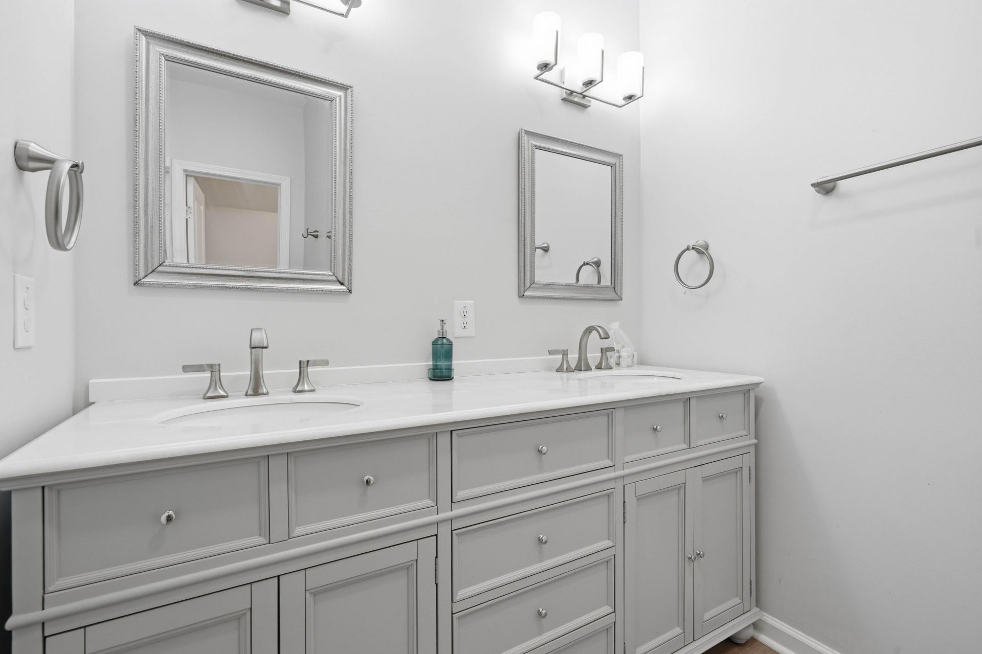 5748 Pilgrim Avenue Photo 24