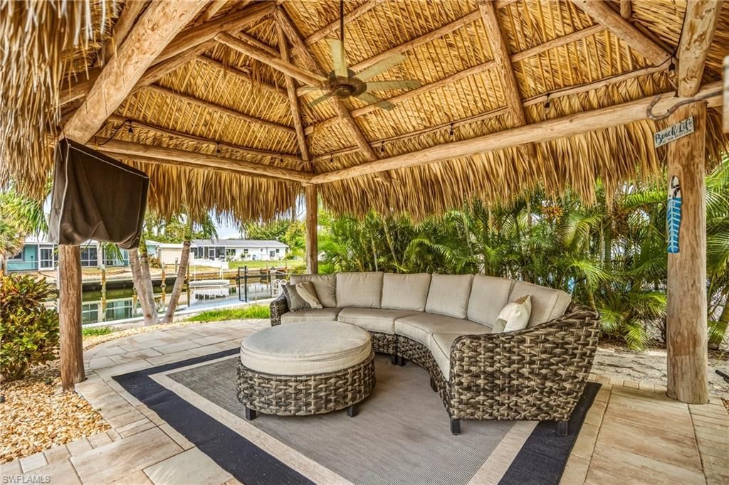 16 Sunview Blvd, Fort Myers Beach, FL 33931 Photo