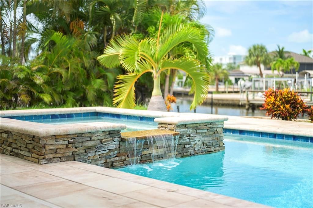 16 Sunview Blvd, Fort Myers Beach, FL 33931 Photo