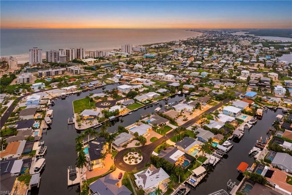 16 Sunview Blvd, Fort Myers Beach, FL 33931 Photo